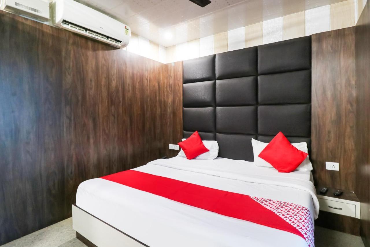 Oyo 6908 Hotel Royal City Azamgarh Bagian luar foto