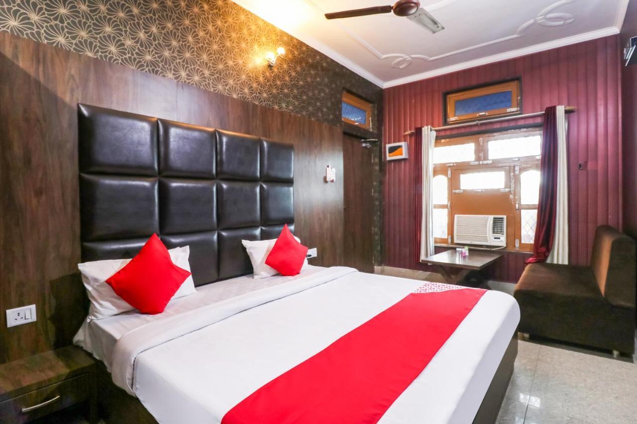 Oyo 6908 Hotel Royal City Azamgarh Bagian luar foto