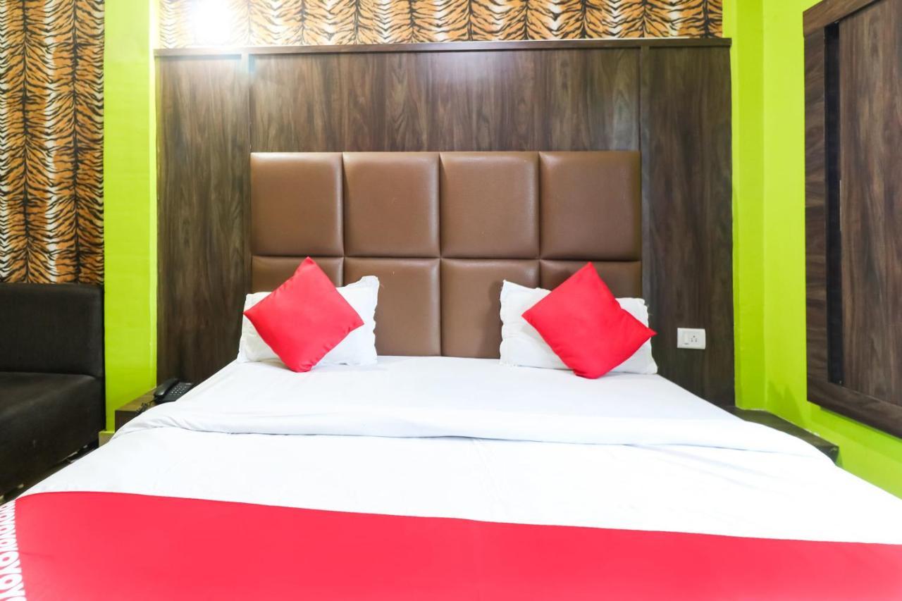 Oyo 6908 Hotel Royal City Azamgarh Bagian luar foto